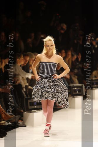 Amsterdam 26 januari 2007
Bracha v Doesburgh loopt modeshow van Daryl van Wouw op amsterdam fashion week.