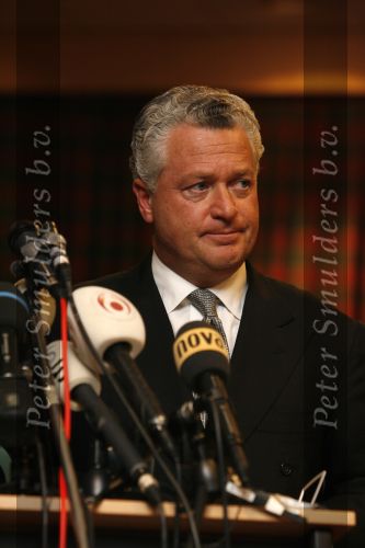 Amsterdam 19 februari 2007
Bram Moszkowicz geeft persconferentie in het Holiday inn waar hij oa vertelt dat hij stopt met de verdediging van Willem Holleeder.
Peter Smulders bv