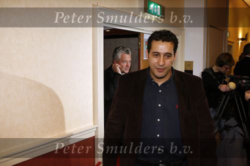 Amsterdam 19 februari 2007
Bram Moszkowicz geeft persconferentie in het Holiday inn waar hij oa vertelt dat hij stopt met de verdediging van Willem Holleeder.
Peter Smulders bv