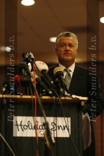 Amsterdam 19 februari 2007
Bram Moszkowicz geeft persconferentie in het Holiday inn waar hij oa vertelt dat hij stopt met de verdediging van Willem Holleeder.
Peter Smulders bv