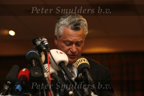Amsterdam 19 februari 2007
Bram Moszkowicz geeft persconferentie in het Holiday inn waar hij oa vertelt dat hij stopt met de verdediging van Willem Holleeder.
Peter Smulders bv