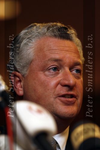 Amsterdam 19 februari 2007
Bram Moszkowicz geeft persconferentie in het Holiday inn waar hij oa vertelt dat hij stopt met de verdediging van Willem Holleeder.
Peter Smulders bv