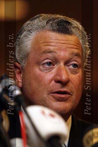 Amsterdam 19 februari 2007
Bram Moszkowicz geeft persconferentie in het Holiday inn waar hij oa vertelt dat hij stopt met de verdediging van Willem Holleeder.
Peter Smulders bv