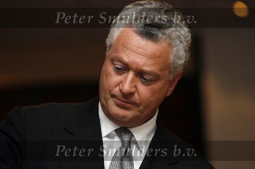 Amsterdam 19 februari 2007
Bram Moszkowicz geeft persconferentie in het Holiday inn waar hij oa vertelt dat hij stopt met de verdediging van Willem Holleeder.
Peter Smulders bv