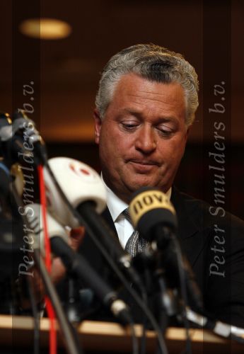 Amsterdam 19 februari 2007
Bram Moszkowicz geeft persconferentie in het Holiday inn waar hij oa vertelt dat hij stopt met de verdediging van Willem Holleeder.
Peter Smulders bv