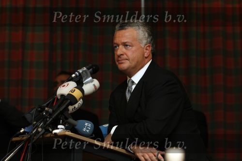 Amsterdam 19 februari 2007
Bram Moszkowicz geeft persconferentie in het Holiday inn waar hij oa vertelt dat hij stopt met de verdediging van Willem Holleeder.
Peter Smulders bv