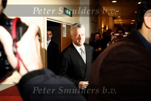 Amsterdam 19 februari 2007
Bram Moszkowicz geeft persconferentie in het Holiday inn waar hij oa vertelt dat hij stopt met de verdediging van Willem Holleeder.
Peter Smulders bv