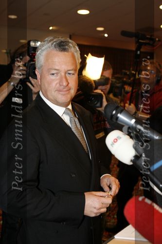 Amsterdam 19 februari 2007
Bram Moszkowicz geeft persconferentie in het Holiday inn waar hij oa vertelt dat hij stopt met de verdediging van Willem Holleeder.
Peter Smulders bv