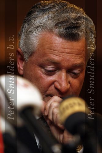 Amsterdam 19 februari 2007
Bram Moszkowicz geeft persconferentie in het Holiday inn waar hij oa vertelt dat hij stopt met de verdediging van Willem Holleeder.
Peter Smulders bv
