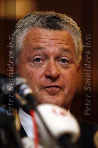 Amsterdam 19 februari 2007
Bram Moszkowicz geeft persconferentie in het Holiday inn waar hij oa vertelt dat hij stopt met de verdediging van Willem Holleeder.
Peter Smulders bv