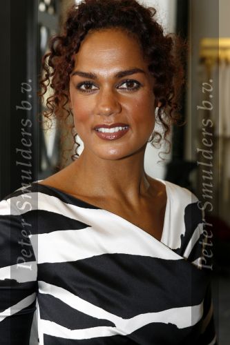 Den Bosch 19 januari 2007
Presenatie fototoestel Samsung met Addy v d Krommenacker. Uitgenodigd waren Froukje de Both, Rossana Lima , Fabienne de Vries  Chimene v Oosterhout, Pernille la Lau, Chantal Bles, Antje Monteiro, Hanna Verboom, Regina Romeijn Bettina Holwerda.