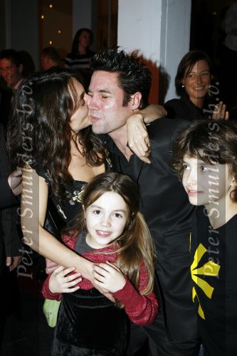Tilburg 28 januari 2007
Premiere Doe Maar in stadsschouwburg van Tilburg. Hoofdrolspelers Daniel Boissevain met vrouw en kinderen