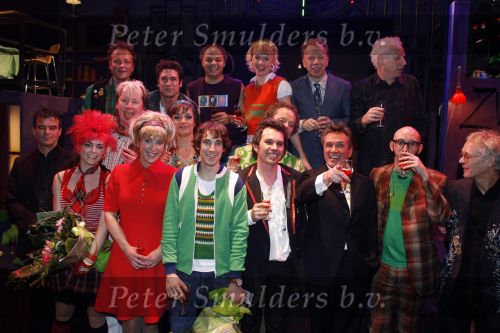 Tilburg 28 januari 2007
Premiere Doe Maar in stadsschouwburg van Tilburg. Hoofdrolspelers zijn Kim Lian v d Meij Lenette v Dongen Jan Rot en Daniel Boissevain.Jan Elbertse  Annick Boer  Dorien Haan   Bart Rijnink Ernst Jansz Jan Hendriks en Henny Vrienten