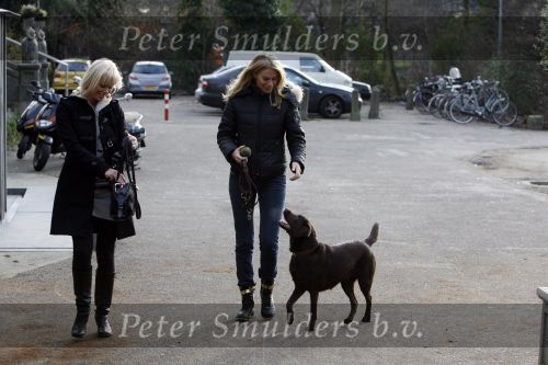 Amsterdam 31 januari 2007
Ellemieke vermolen met haar hond mrs Bo bij presentatie hondenpenning tegen dier proeven.