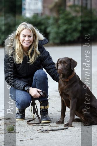 Amsterdam 31 januari 2007
Ellemieke vermolen met haar hond mrs Bo bij presentatie hondenpenning tegen dier proeven.