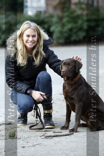 Amsterdam 31 januari 2007
Ellemieke vermolen met haar hond mrs Bo bij presentatie hondenpenning tegen dier proeven.