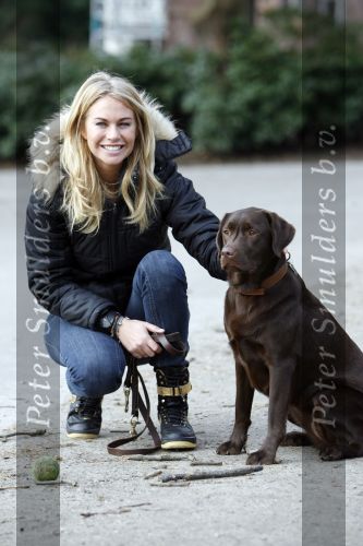 Amsterdam 31 januari 2007
Ellemieke vermolen met haar hond mrs Bo bij presentatie hondenpenning tegen dier proeven.