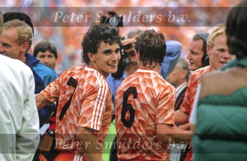Munchen, 25 Juni 1988 Finale Europees Kampioenschap 1988
Nederland-Rusland met een eindstand van 2-0
Blijdschap met het behalen van het Europees Kampioenschap met o.a. Gerald Vanenburg, Berry v Aerle en Ronald Koeman
EK 1988