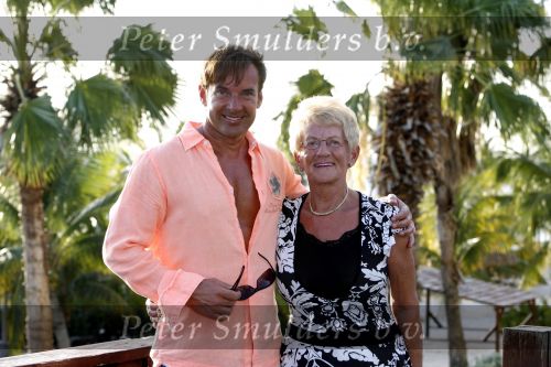 Curacao 7 januari 2007
Gerard Joling met zijn moeder op vakantie op curacao.
