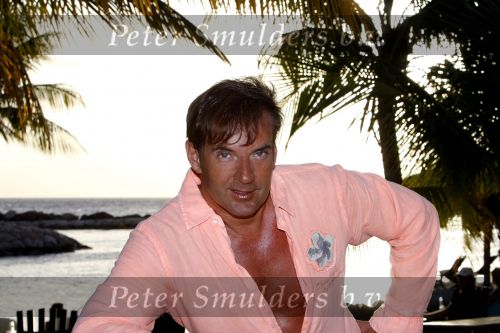 Curacao 7 januari 2007
Gerard Joling met zijn moeder op vakantie op curacao.