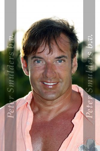 Curacao 7 januari 2007
Gerard Joling met zijn moeder op vakantie op curacao.