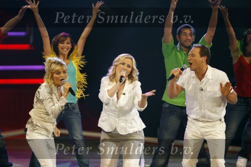 Hilversum 20 januari 2007
Opnames X factor in studio 22 met Wendy v Dijk. heart met Sonja Mark en Nancy