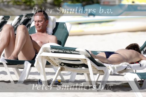 Curacao 5 januari 2007
Henk kamp met zijn vrouw op het strand van het Mariott hotel op Curacao.