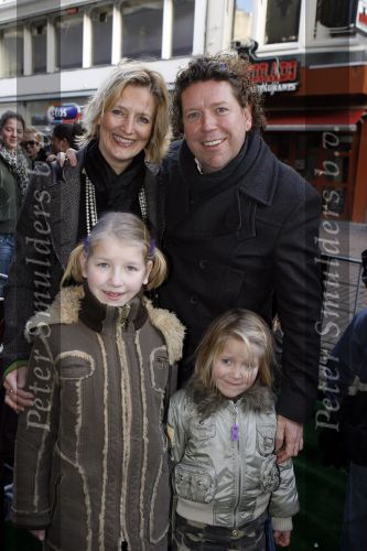 Amsterdam 21 januari 2007
Premiere Arthur in Tuschinski. Henkja Smits met vrouw en kinderen