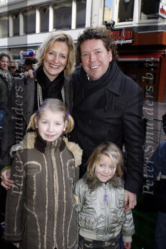 Amsterdam 21 januari 2007
Premiere Arthur in Tuschinski. Henkja Smits met vrouw en kinderen