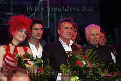 Tilburg 28 januari 2007
Premiere Doe Maar in stadsschouwburg van Tilburg. Hoofdrolspelers zijn Kim Lian v d Meij Lenette v Dongen Jan Rot en Daniel Boissevain.Jan Elbertse  Annick Boer  Dorien Haan   Bart Rijnink Ernst Jansz Jan Hendriks en Henny Vrienten
Peter Smulders bv