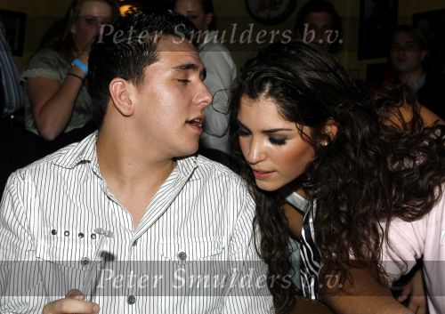 Uitgeest 17 januari 2006
Feest Henk Geels in Bobs saloon.
Jan Smit en Yolanthe Cabau v Karsbergen en zusje jan smit