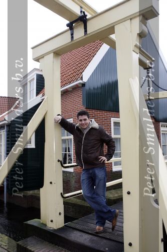 Volendam 18 januari 2007
Jan Smit tijdens storm in Volendam.