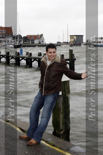 Volendam 18 januari 2007
Jan Smit tijdens storm in Volendam.