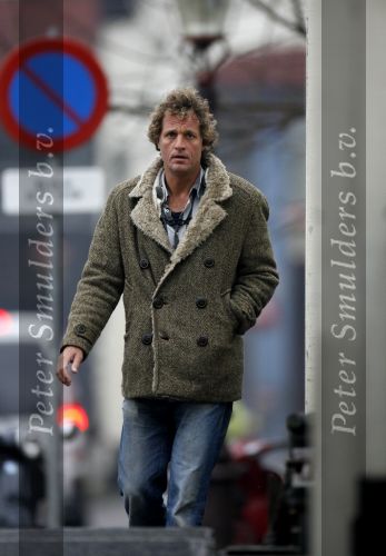 Amsterdam 1 februari 2007
Jeroen Pauw wandelend op straat.