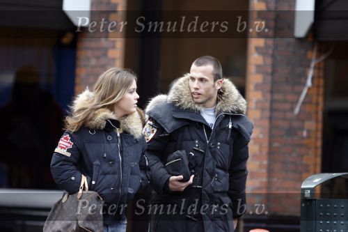 Amsterdam 27 januari 2007
Johnny Heitinga met vriendin aan het winkelen op de cornelis schuytstraat