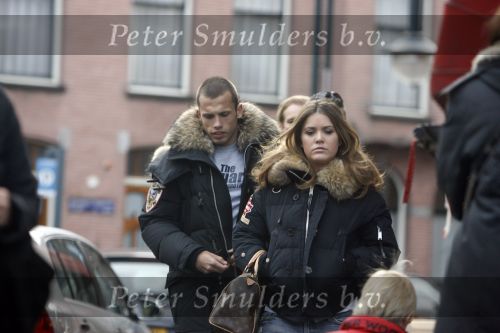 Amsterdam 27 januari 2007
Johnny Heitinga met vriendin aan het winkelen op de cornelis schuytstraat