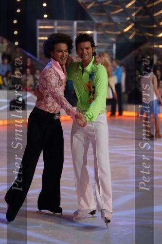 Baarn 26 januari 2006
Sterren schaatsen op het ijs van RTL in Baarn met Martijn krabbe en John Williams.
Joris Putman en sander Janson