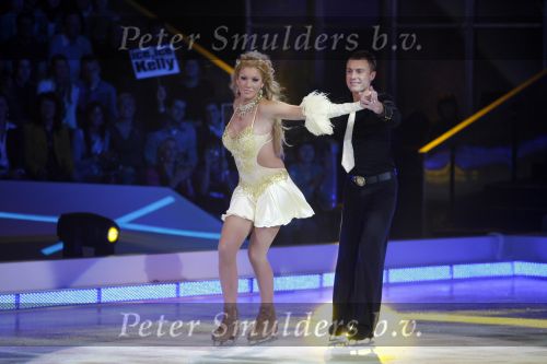 Baarn 26 januari 2006
Sterren schaatsen op hetij van RTL in Baarn met Martijn krabbe en John Williams.
Kelly v d Veer