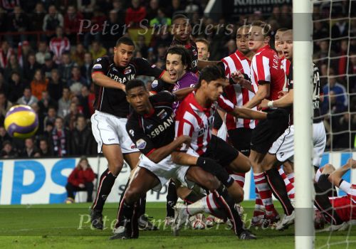 Eindhoven, Kompetitiewedstrijd PSV-AZ, eindstand 2-3
Seizoen 2006/2007
Veel drukte voor het doel van Khalid Sinouh