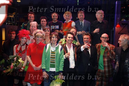 Tilburg 28 januari 2007
Premiere Doe Maar in stadsschouwburg van Tilburg. Hoofdrolspelers zijn Kim Lian v d Meij Lenette v Dongen Jan Rot en Daniel Boissevain.Jan Elbertse  Annick Boer  Dorien Haan   Bart Rijnink Ernst Jansz Jan Hendriks en Henny Vrienten