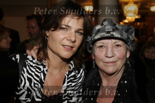 Amsterdam 20 januari 2007
Andre v Duin krijgt de Toon Hermans ouvre award in Carre. Kitty Courbois met ???