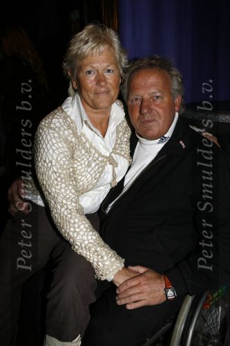 Uitgeest 17 januari 2007
Koos Alberts met zijn vrouw Joke bij feest Henk Geels in Bobs saloon.