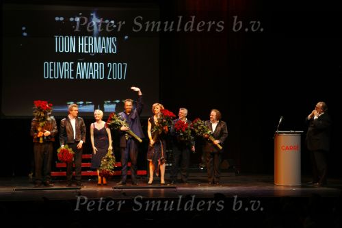 Amsterdam 20 januari 2007
Andre v Duin krijgt de Toon Hermans ouvre award in Carre. Elle Evers Lone v Rozendaal en ...