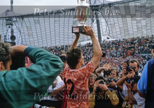 Munchen, 25 Juni 1988 Finale Europees Kampioenschap 1988
Nederland-Rusland met een eindstand van 2-0
v.l.n.r. Marco v Basten 
EK 1988