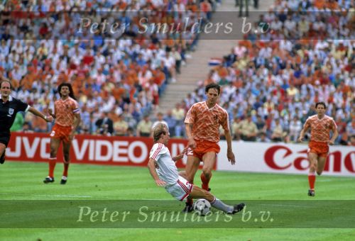 Munchen, 25 Juni 1988 Finale Europees Kampioenschap 1988
Nederland-Rusland met een eindstand van 2-0
v.l.n.r. Marco v Basten 
EK 1988