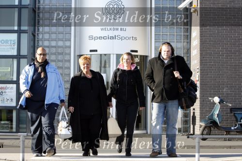 Amstelveen 25 januari 2007
SBS 6 is bezig met programma met afvallen en bekende nederlanders. Renee de Haan Mark Dakriet Menno Kohler en Barbara de Loor verlaten special sports na een training.