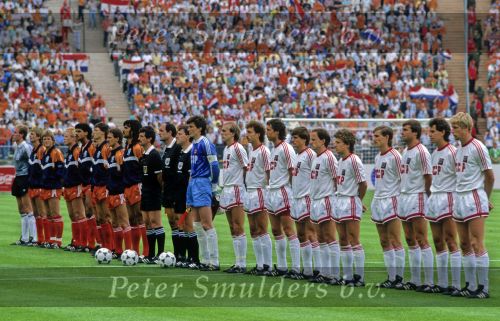 Munchen, 25 Juni 1988 Finale Europees Kampioenschap 1988
Nederland-Rusland met een eindstand van 2-0
De beide elftallen voor aanvang van de wedstrijd
EK 1988