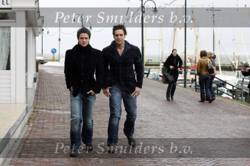 Volendam 18 januari 2007
Nick en Simon tijdens storm op de dijk in volendam.