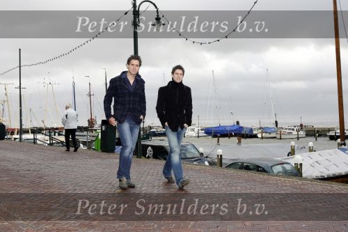 Volendam 18 januari 2007
Nick en Simon tijdens storm op de dijk in volendam.
