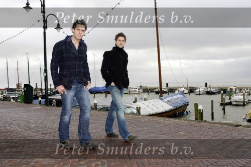 Volendam 18 januari 2007
Nick en Simon tijdens storm op de dijk in volendam.